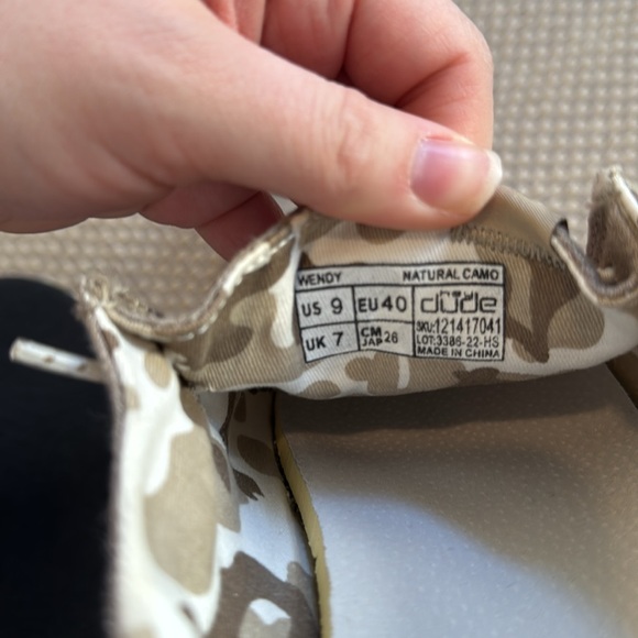 Hey Dude cream and camo shoes - Picture 4 of 4